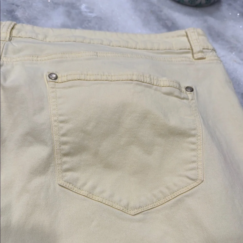 Bandolino Riley Relaxed Capris Yellow Cropped Pants 16 - Picture 5 of 6
